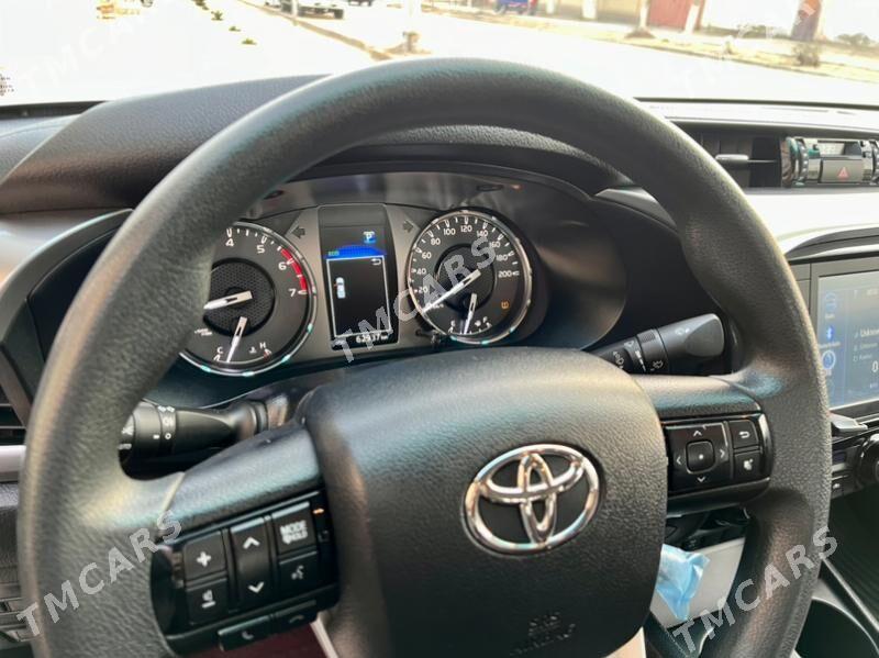 Toyota Hilux 2022 - 640 000 TMT - Хазар - img 7