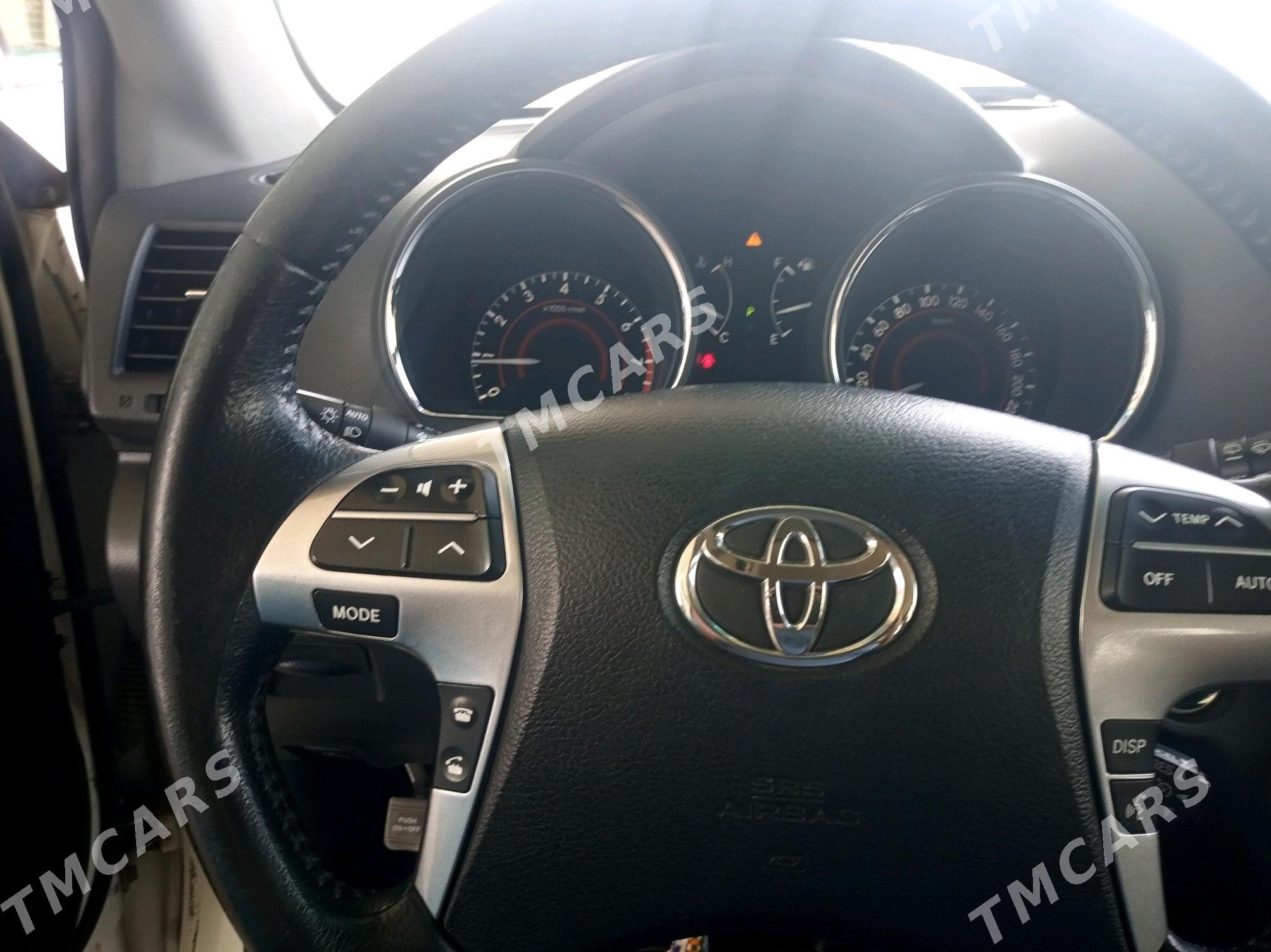 Toyota Highlander 2012 - 420 000 TMT - Aşgabat - img 2