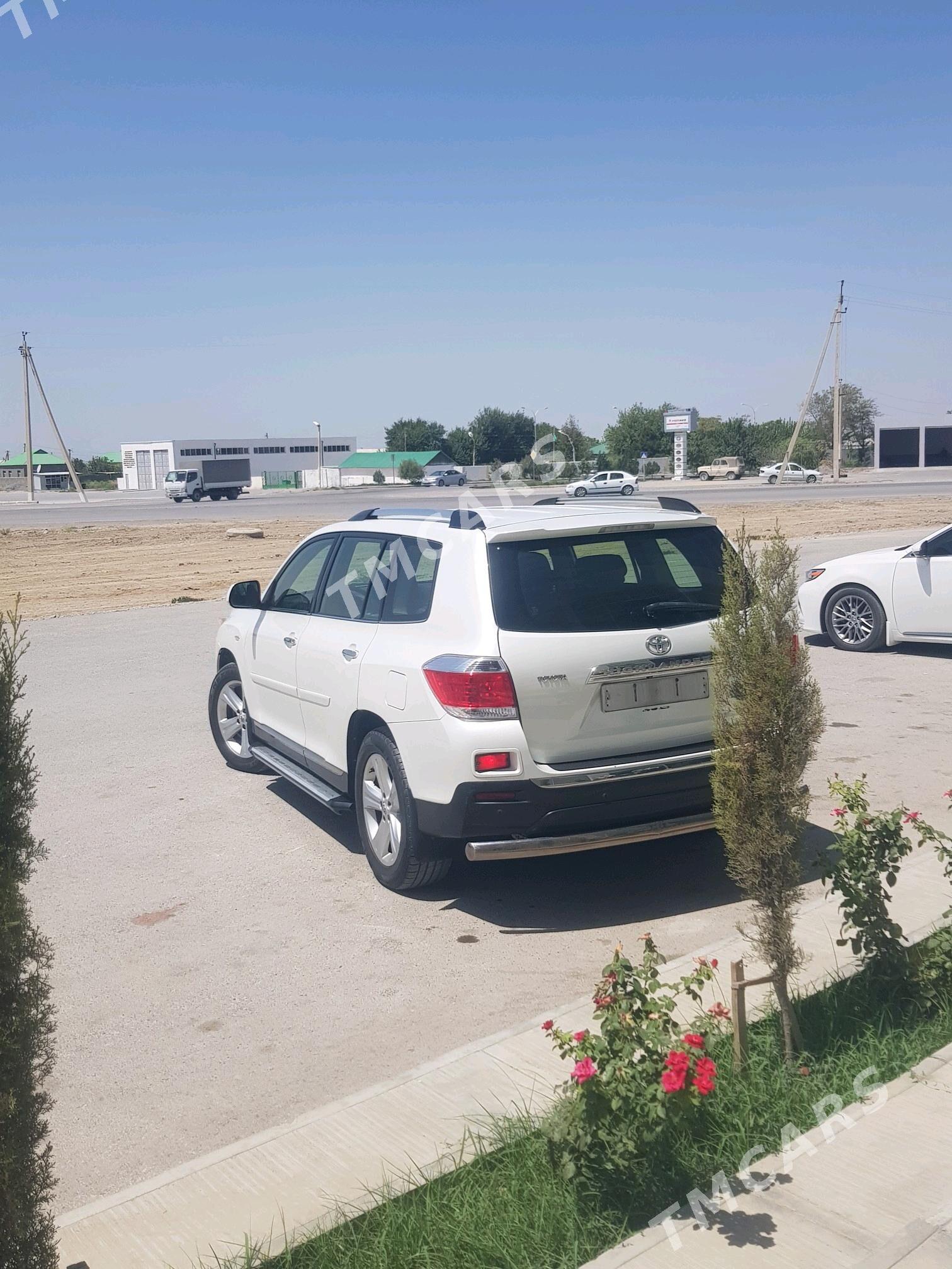 Toyota Highlander 2012 - 420 000 TMT - Aşgabat - img 4