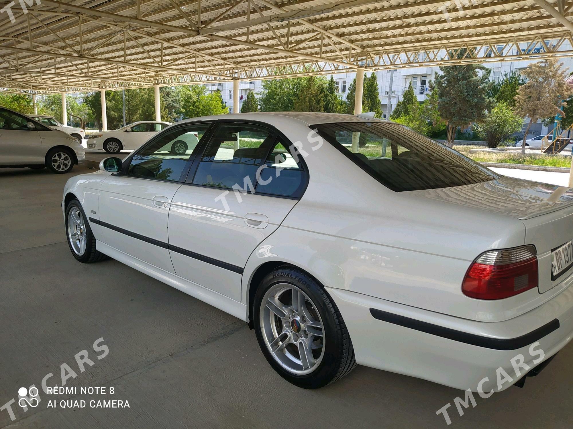 BMW E39 2002 - 130 000 TMT - Кëши - img 7