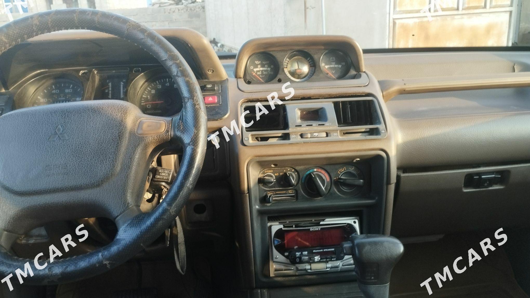 Mitsubishi Montero 1996 - 110 000 TMT - Эсенгулы - img 6