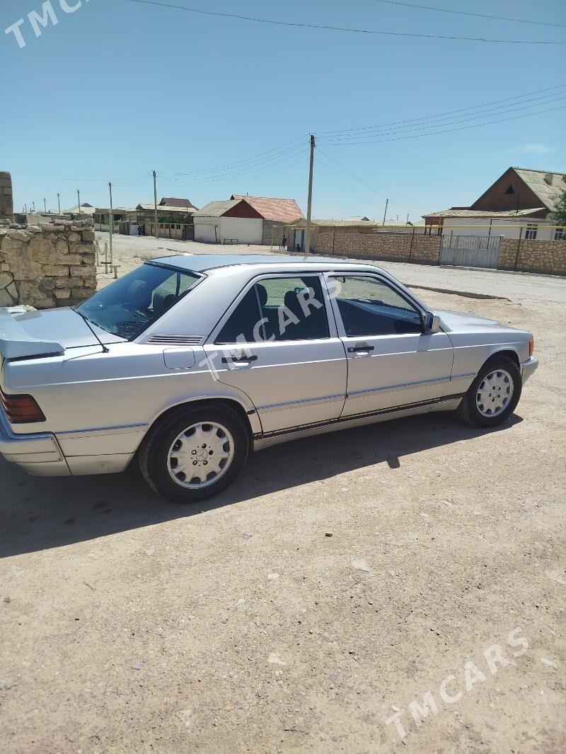 Mercedes-Benz 190E 1992 - 17 000 TMT - Гумдаг - img 7