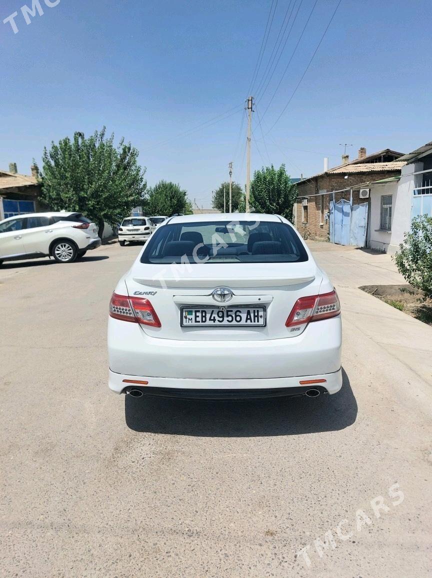 Toyota Camry 2010 - 230 000 TMT - Ак-Бугдайский этрап - img 4