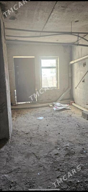 Satlyk polupodwal eyesinden - Aşgabat - img 3