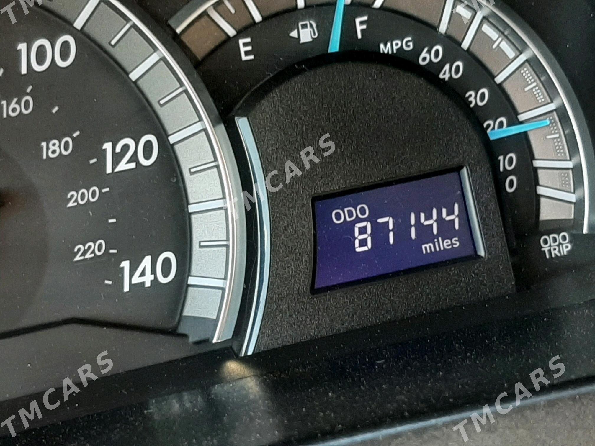 Toyota Camry 2012 - 230 000 TMT - Дашогуз - img 4