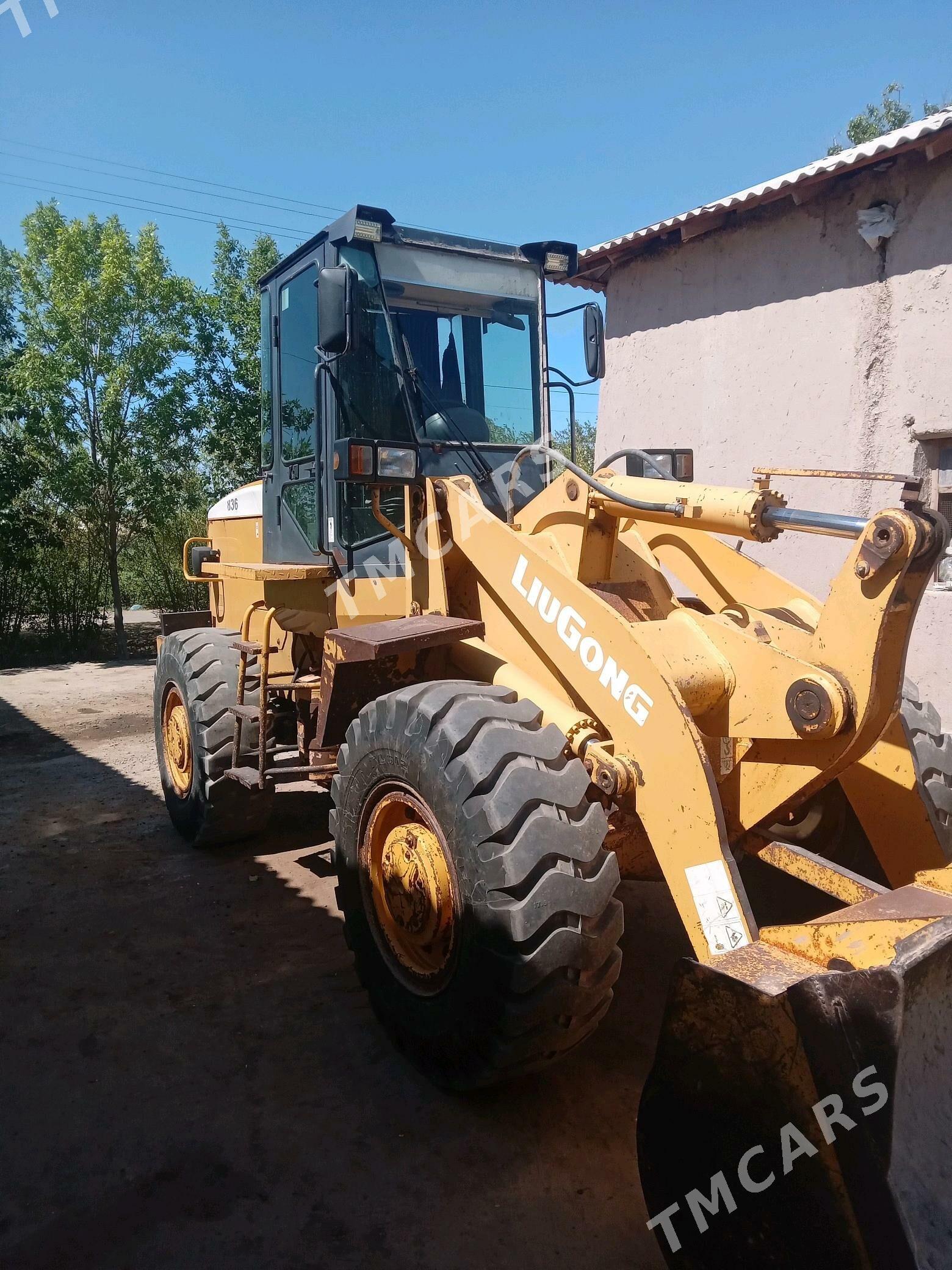 XCMG LW300F 2013 - 400 000 TMT - Болдумсаз - img 4