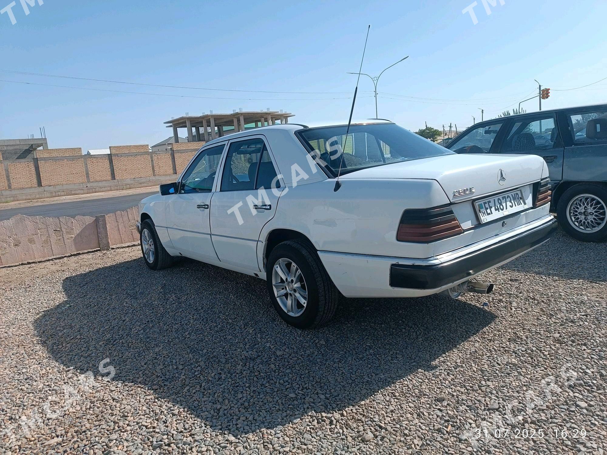 Mercedes-Benz E280 1990 - 35 000 TMT - Мары - img 6