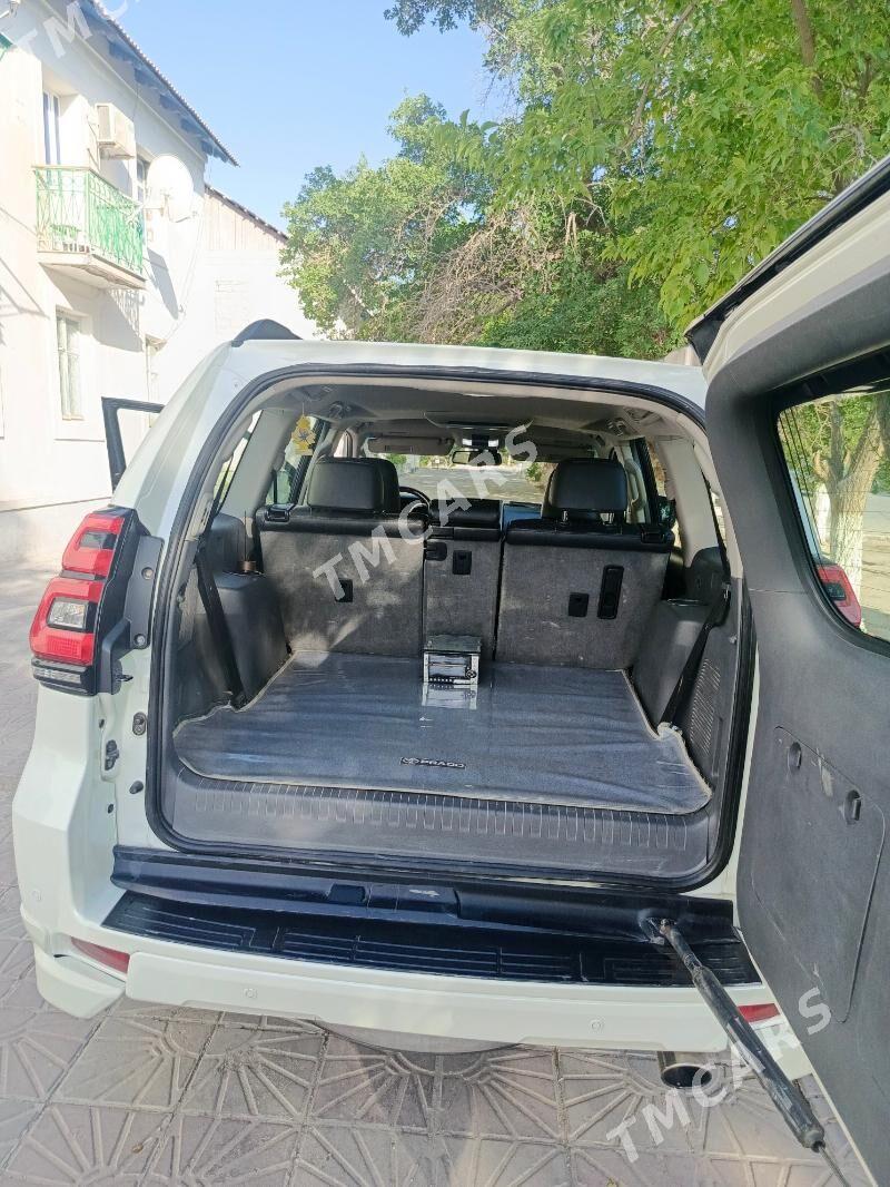 Toyota Land Cruiser Prado 2010 - 640 000 TMT - Балканабат - img 7