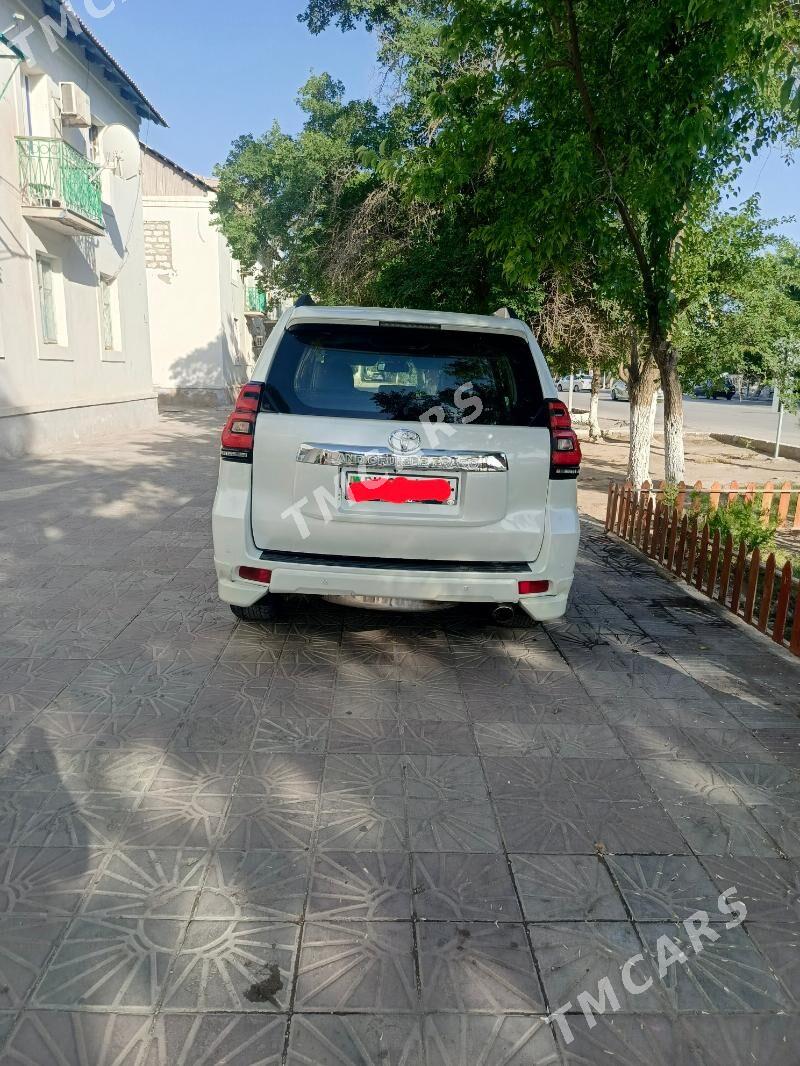 Toyota Land Cruiser Prado 2010 - 640 000 TMT - Балканабат - img 4
