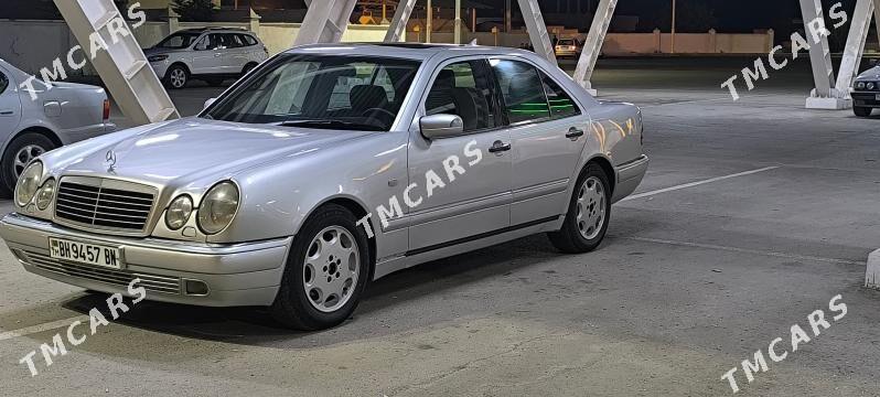 Mercedes-Benz E320 1997 - 85 000 TMT - Balkanabat - img 2