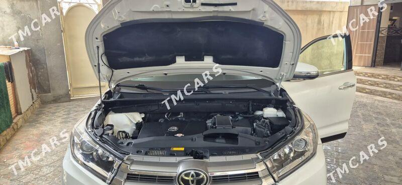 Toyota Highlander 2019 - 520 000 TMT - Мары - img 4