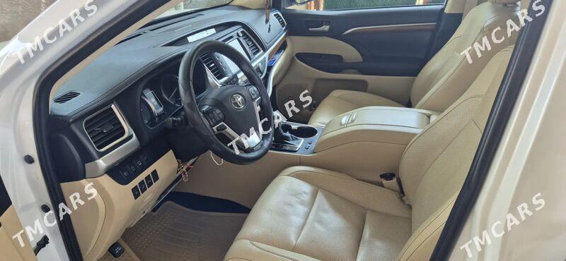Toyota Highlander 2019 - 520 000 TMT - Мары - img 8