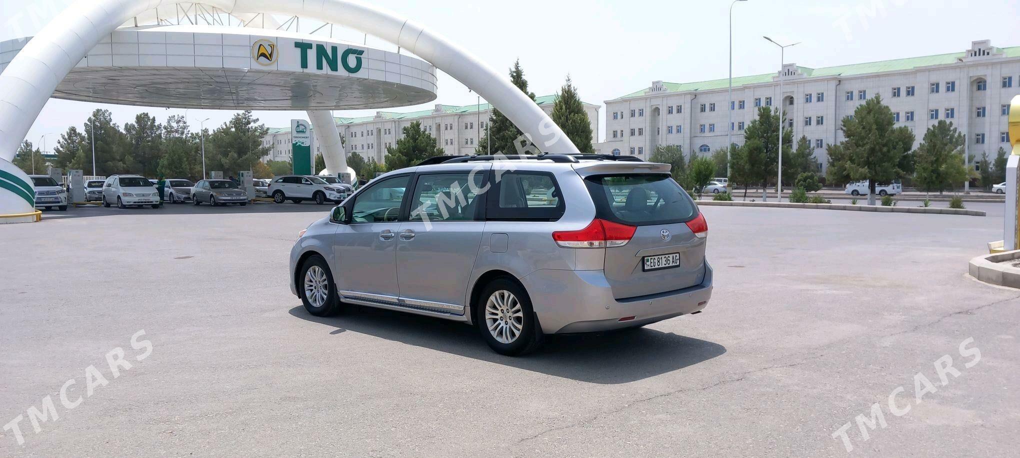 Toyota Sienna 2012 - 295 000 TMT - Aşgabat - img 5