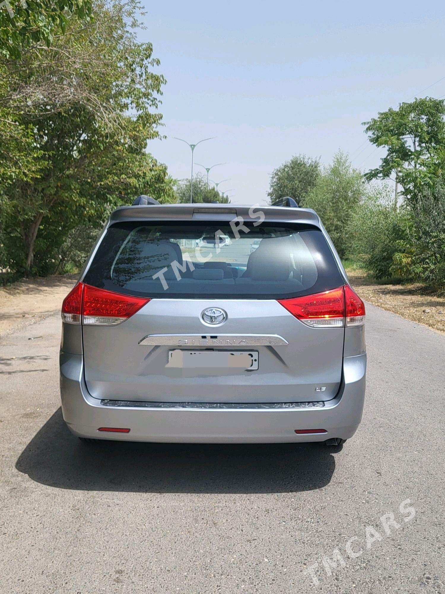 Toyota Sienna 2011 - 280 000 TMT - Ашхабад - img 3