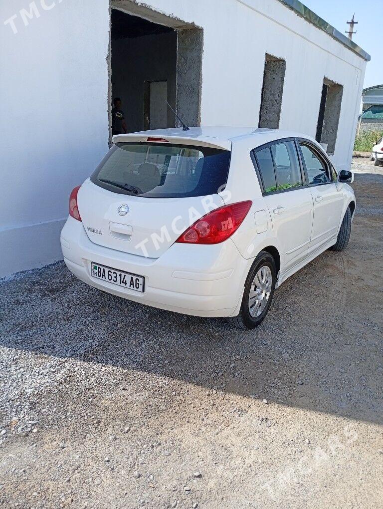 Nissan Versa 2010 - 118 000 TMT - Ашхабад - img 5