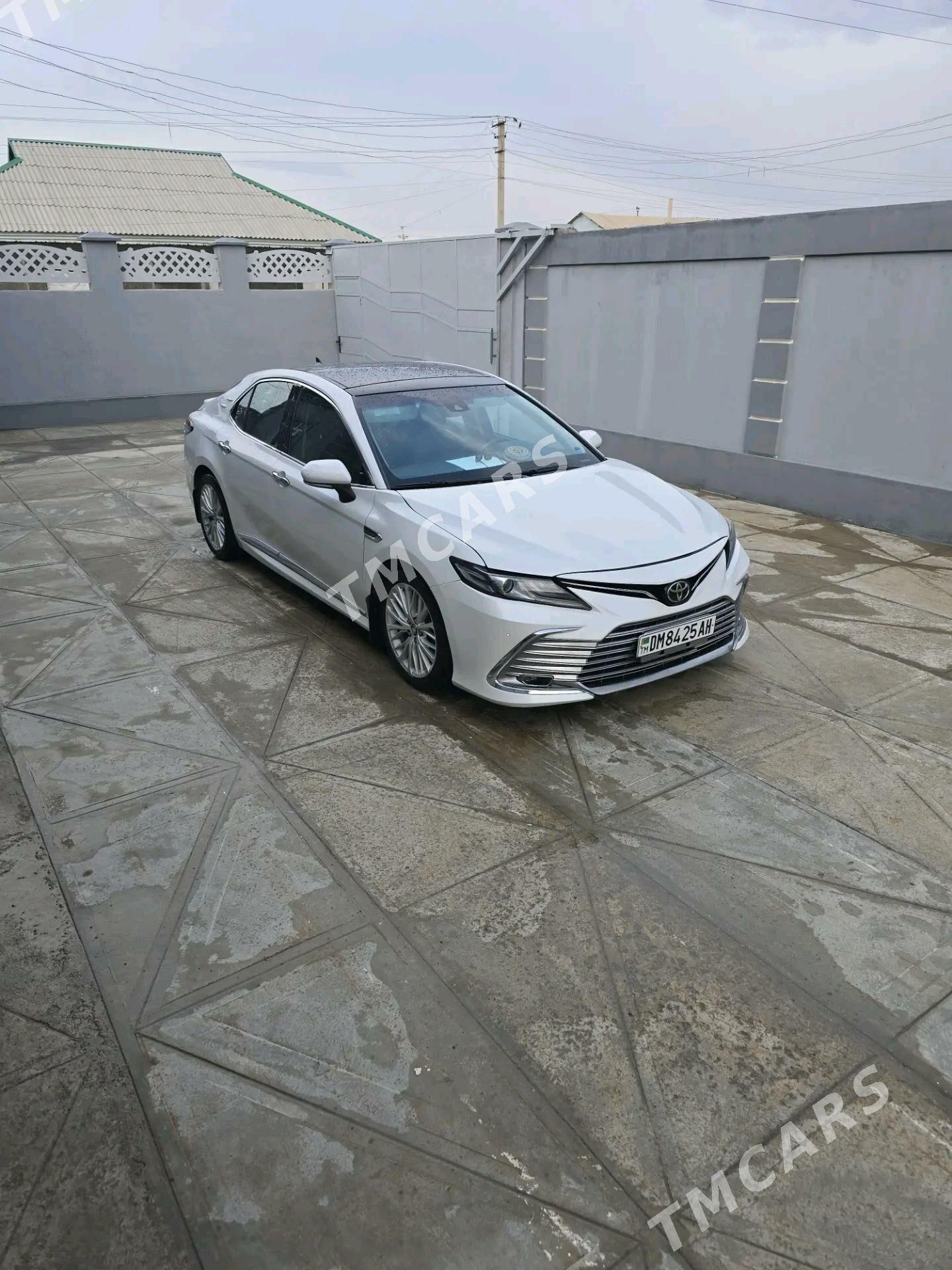 Toyota Camry 2018 - 290 000 TMT - Ашхабад - img 2