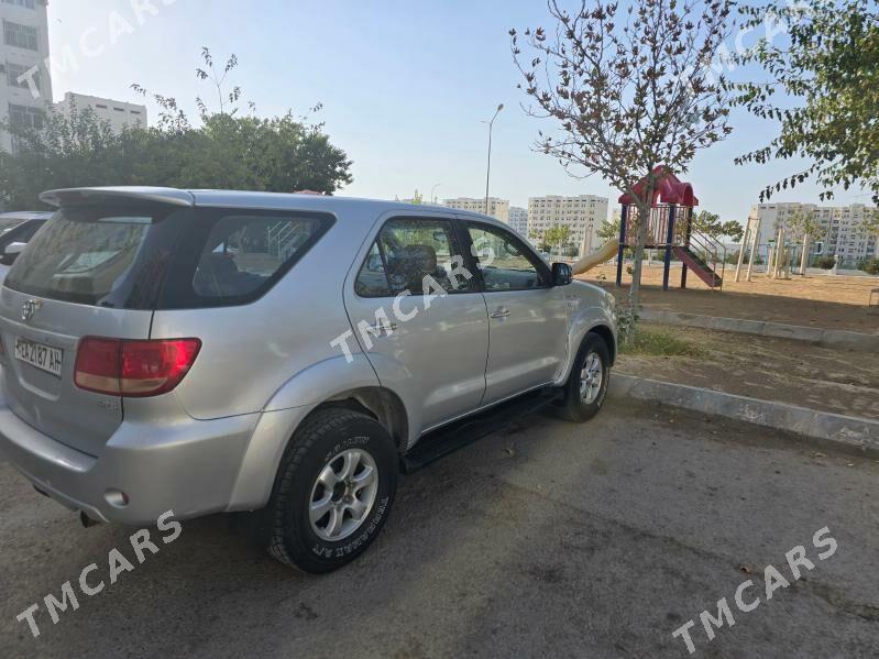 Toyota Fortuner 2010 - 235 000 TMT - Aşgabat - img 2