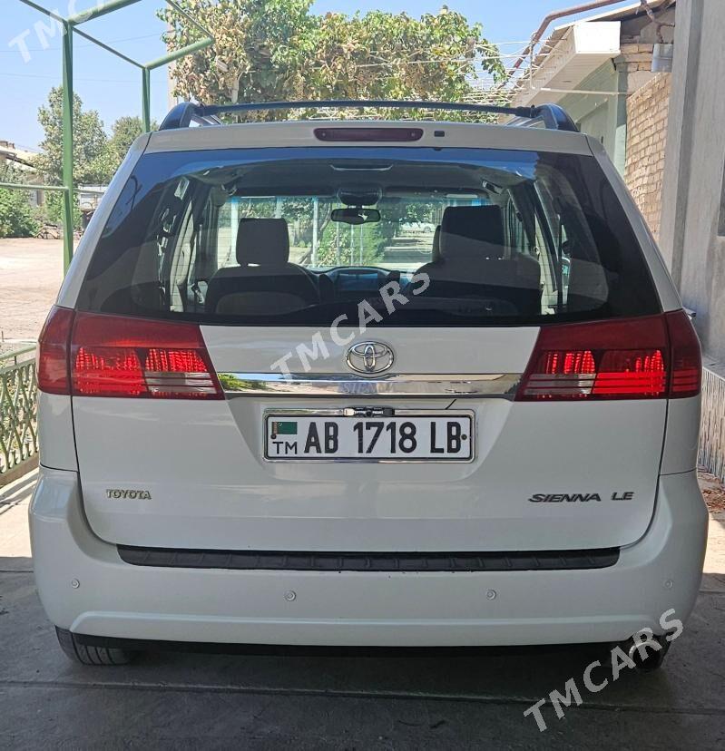 Toyota Sienna 2004 - 200 000 TMT - Саят - img 1