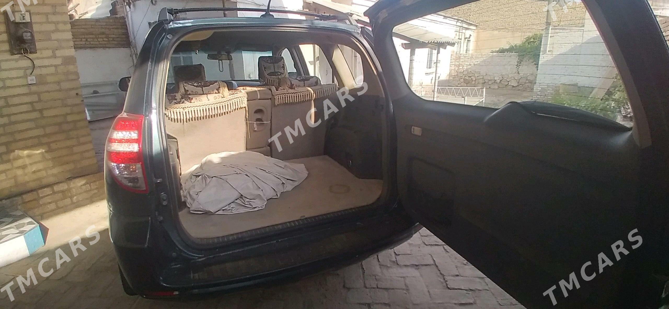 Toyota RAV4 2010 - 180 000 TMT - Kerki - img 6