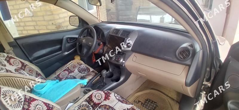 Toyota RAV4 2010 - 180 000 TMT - Kerki - img 4