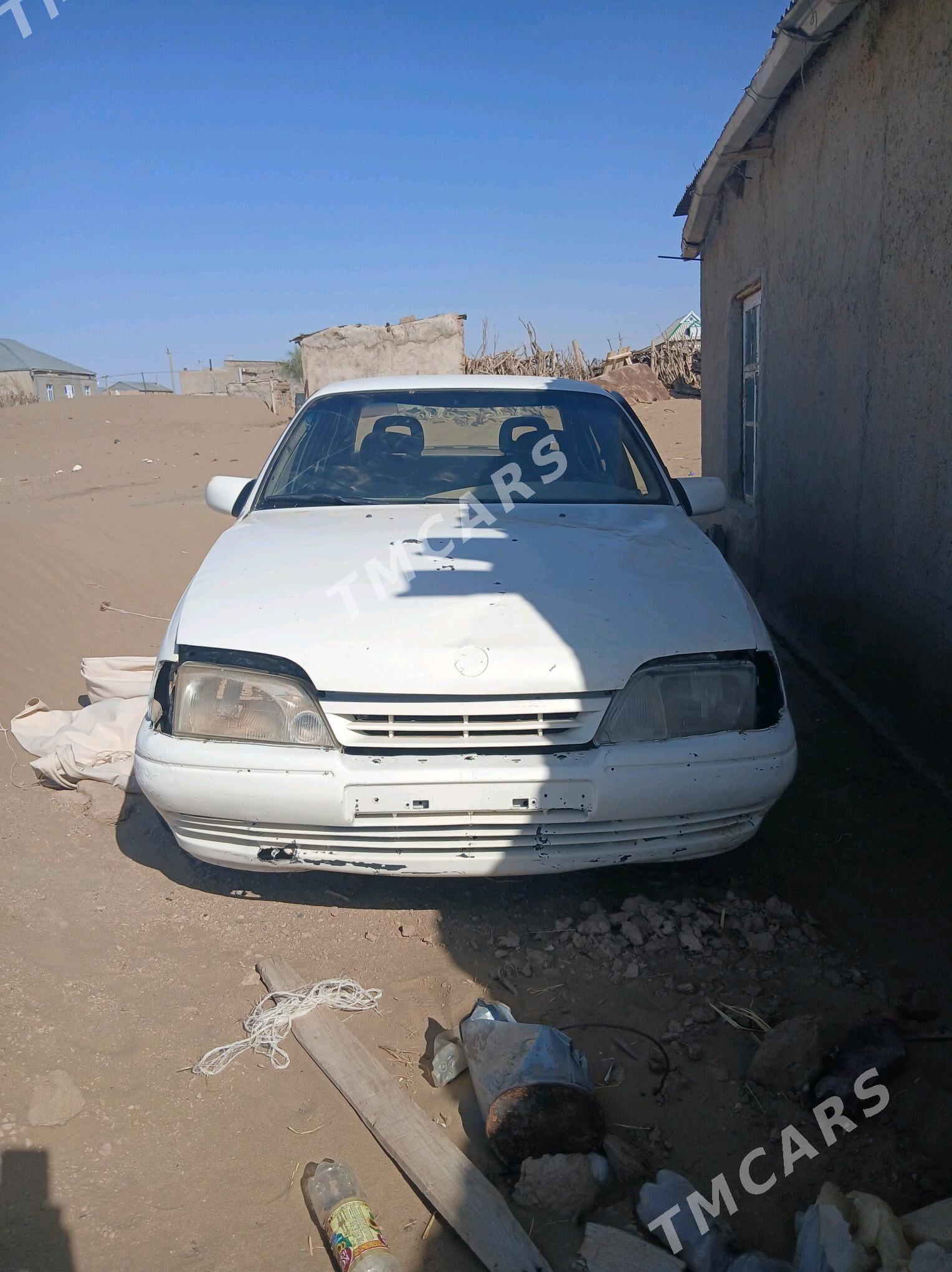 Opel Omega 1991 - 7 000 TMT - Ак-Бугдайский этрап - img 3