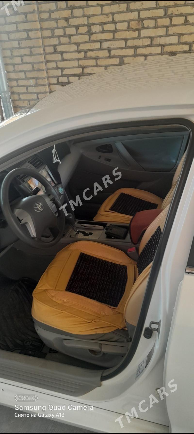 Toyota Camry 2010 - 130 000 TMT - Baýramaly - img 3