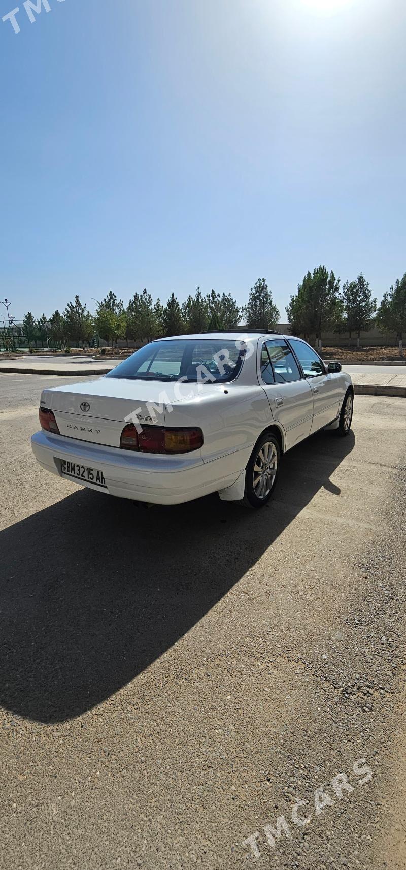 Toyota Camry 1993 - 75 000 TMT - Ак-Бугдайский этрап - img 3