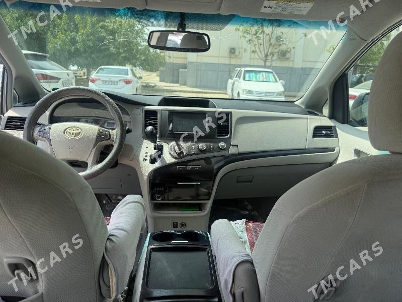 Toyota Sienna 2011 - 290 000 TMT - Aşgabat - img 2