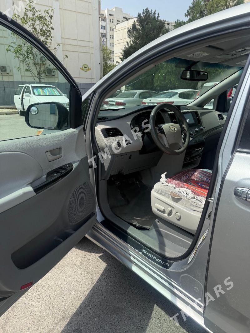 Toyota Sienna 2011 - 290 000 TMT - Aşgabat - img 3