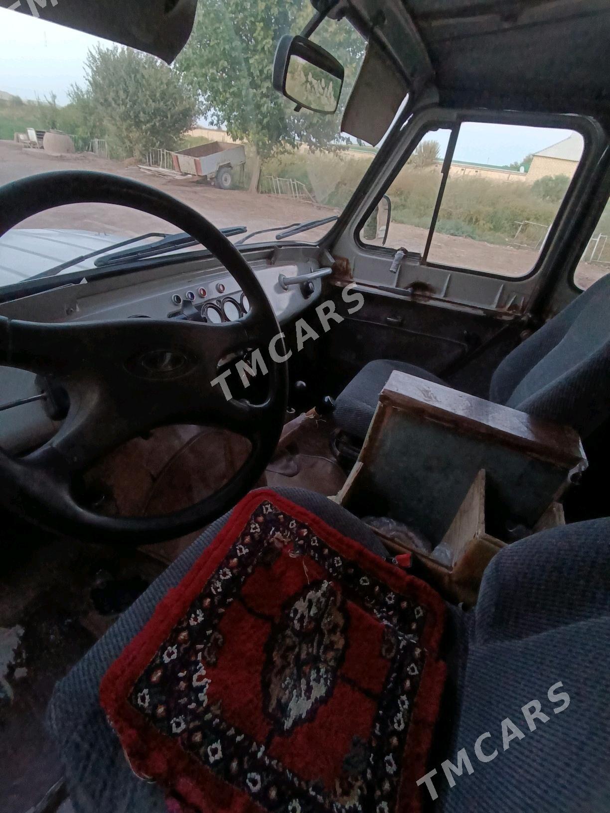 UAZ 469 2000 - 26 000 TMT - Теджен - img 4