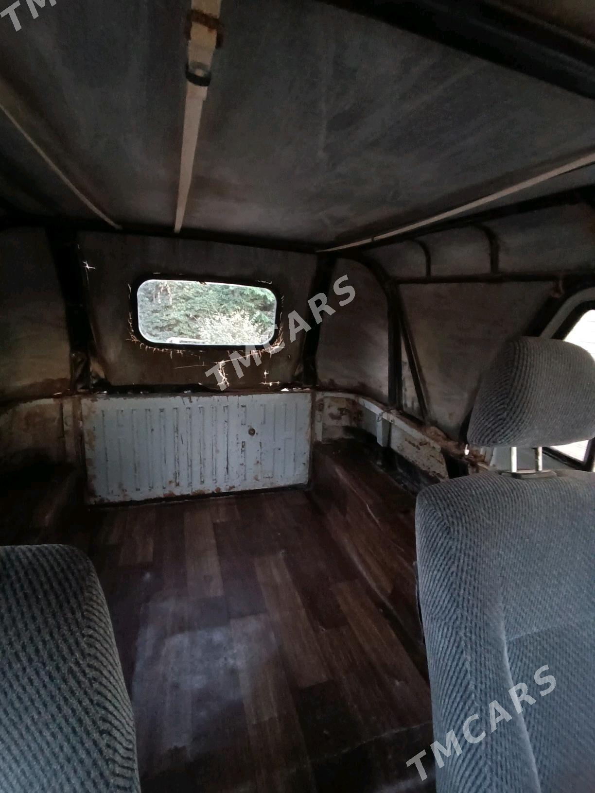 UAZ 469 2000 - 26 000 TMT - Теджен - img 5