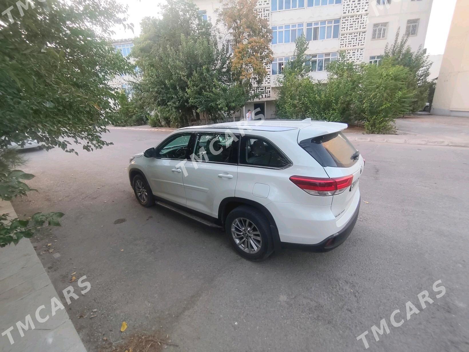 Toyota Highlander 2019 - 450 000 TMT - Анев - img 3