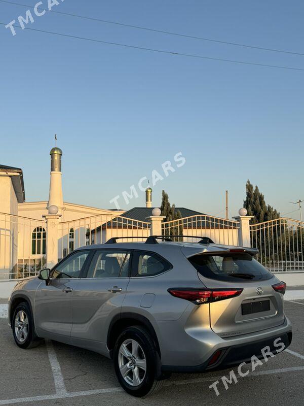 Toyota Highlander 2022 - 460 000 TMT - Балканабат - img 4