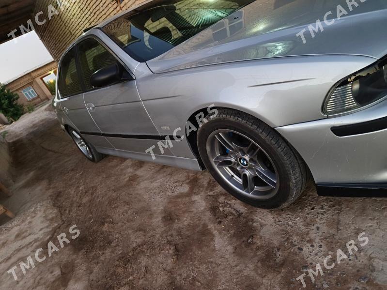 BMW E39 2002 - 200 000 TMT - Сакар - img 2