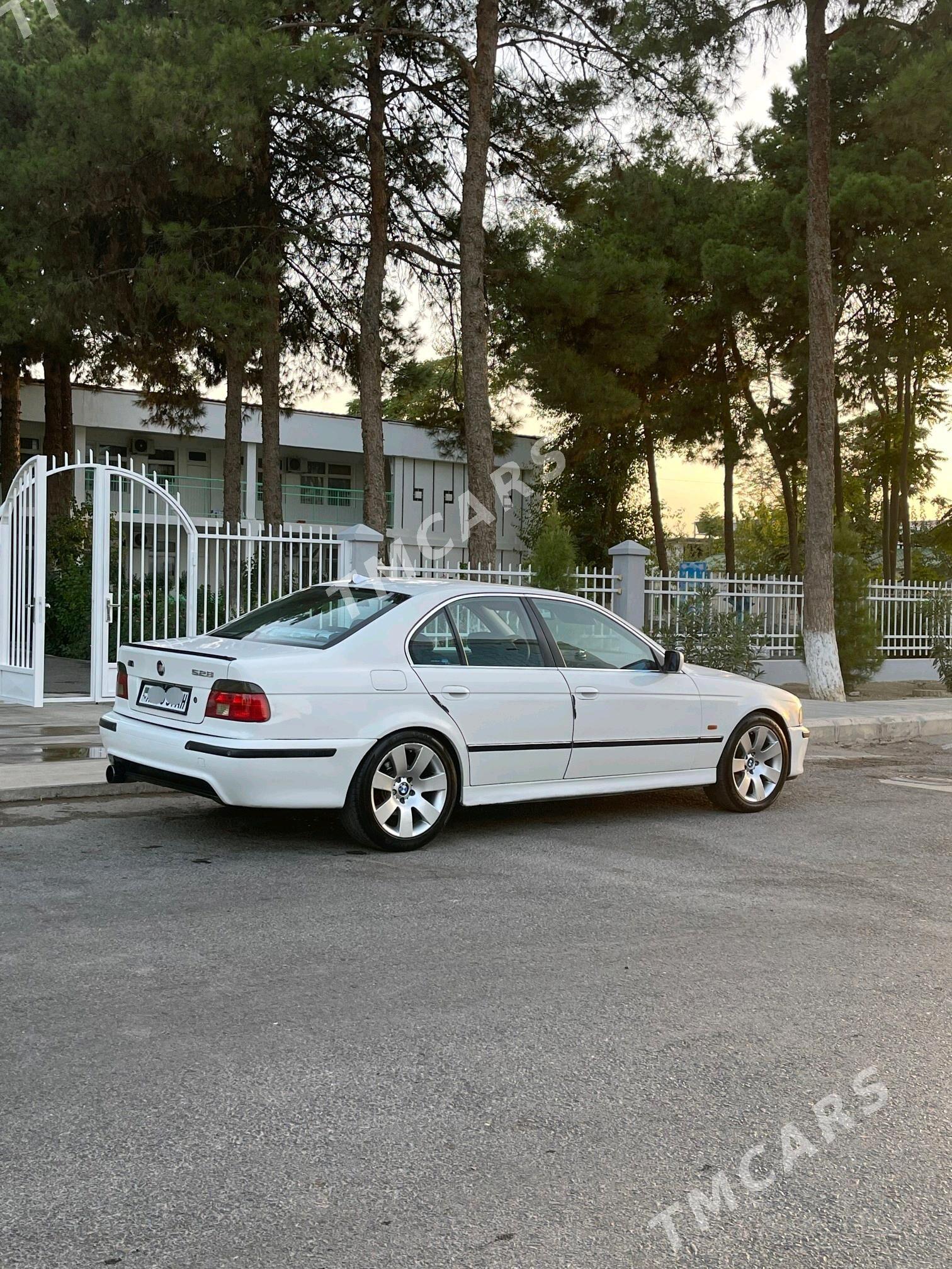 BMW E39 1996 - 88 000 TMT - 1 mkr - img 4