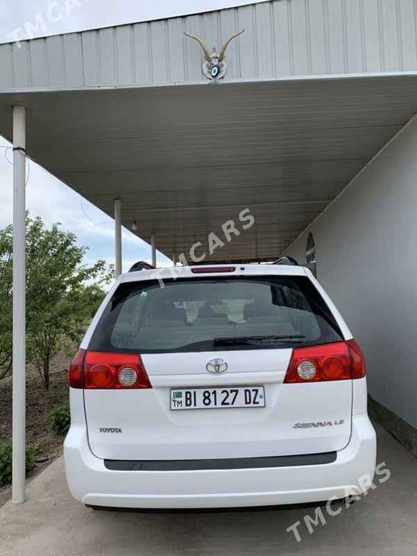 Toyota Sienna 2006 - 170 000 TMT - Кёнеургенч - img 7