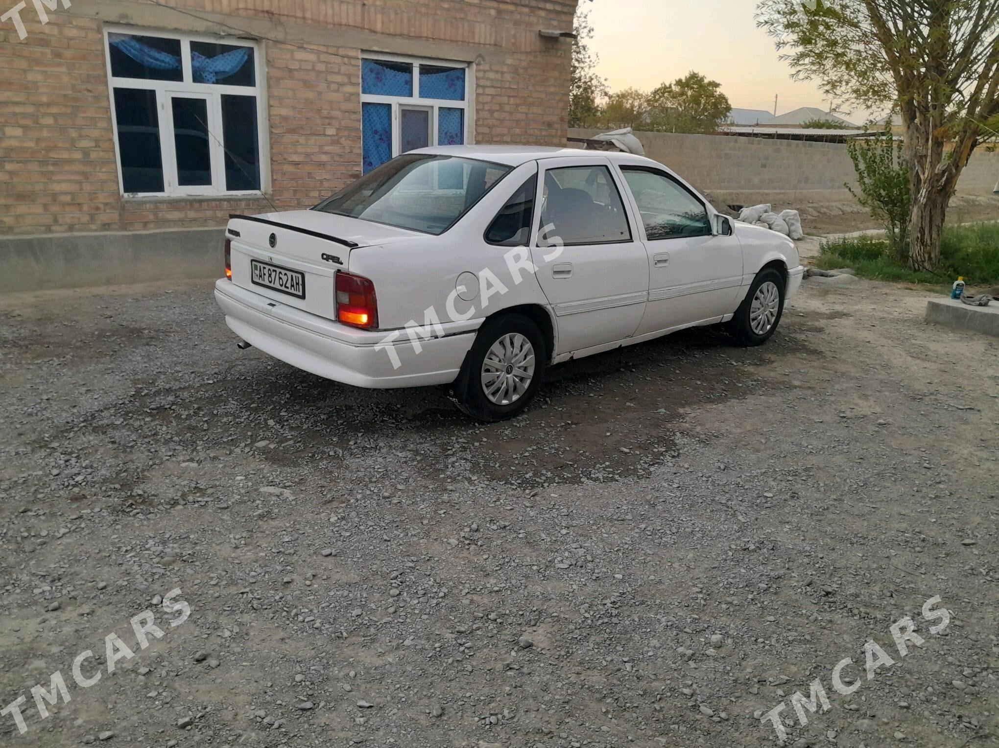 Opel Vectra 1992 - 25 000 TMT - Bäherden - img 2