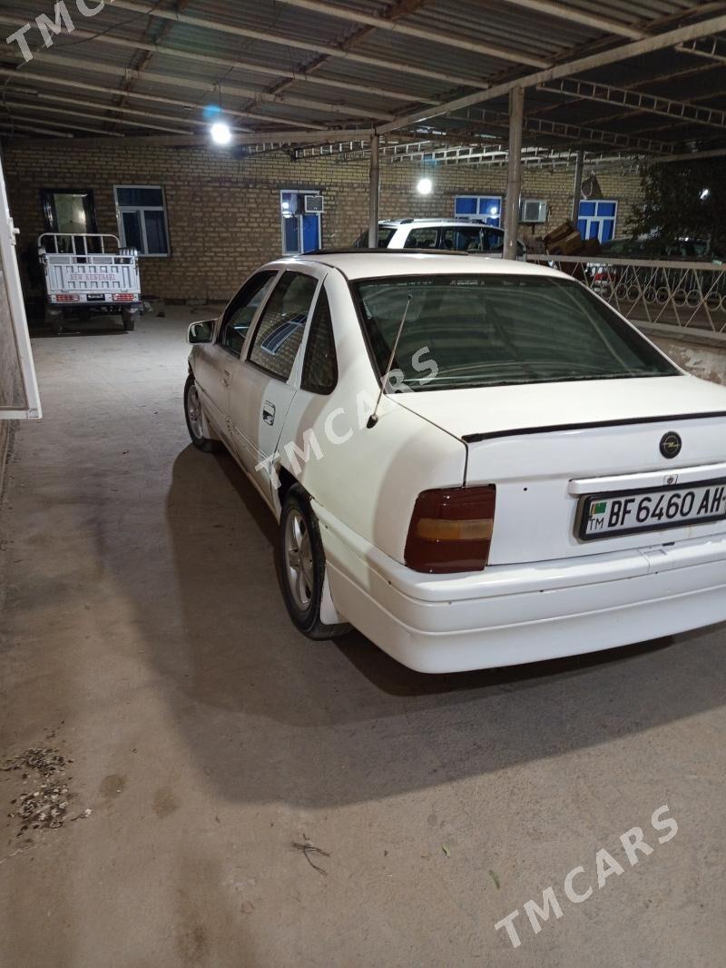 Opel Vectra 1992 - 30 000 TMT - Tejen - img 4