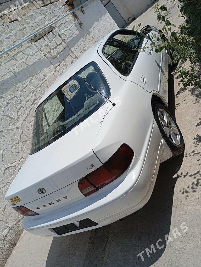 Toyota Camry 1995 - 70 000 TMT - Гызыларбат - img 2