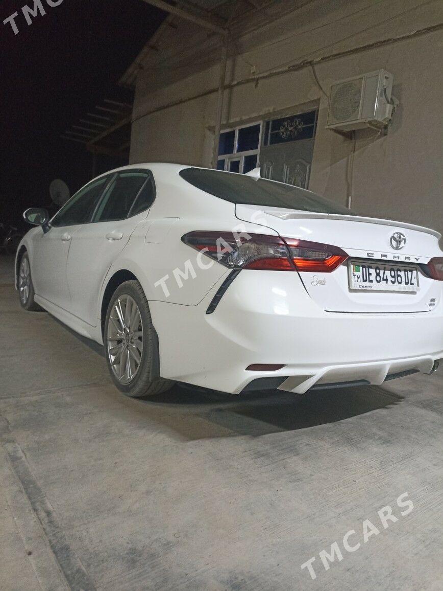 Toyota Camry 2021 - 240 000 TMT - Şabat etr. - img 1