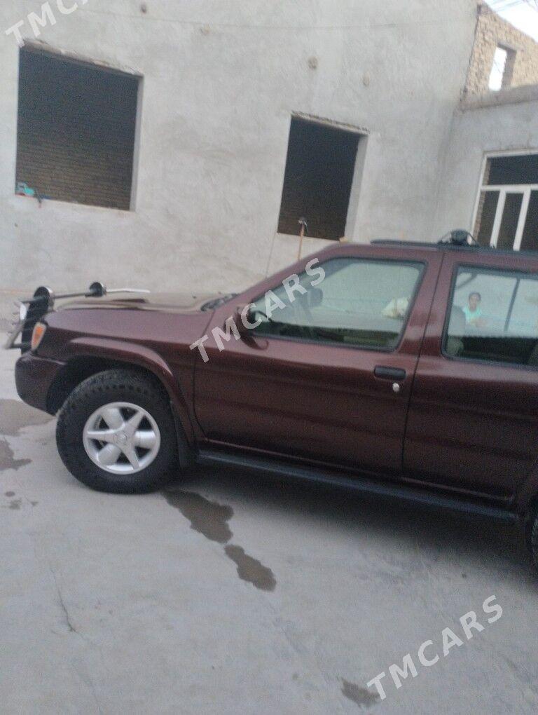 Nissan Pathfinder 2000 - 95 000 TMT - Çärjew - img 2