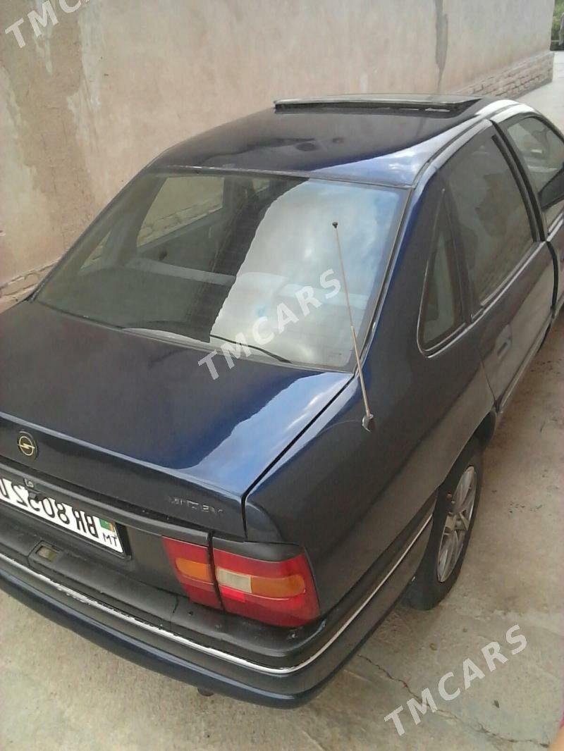 Opel Vectra 1992 - 35 000 TMT - Дашогуз - img 3