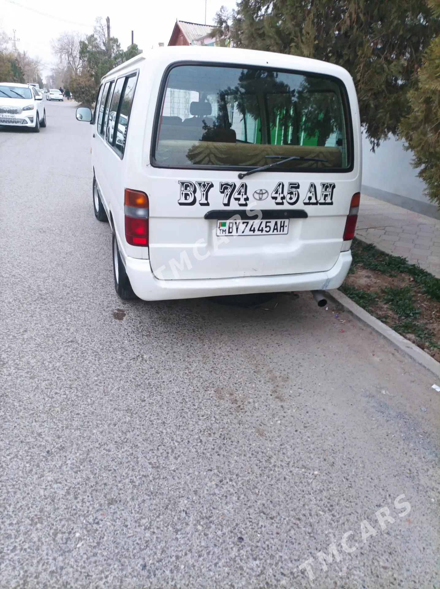 Toyota Hiace 2003 - 120 000 TMT - Гёкдепе - img 2