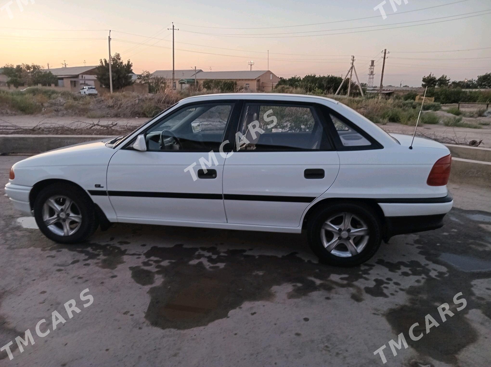 Opel Astra 1992 - 48 000 TMT - Сакар - img 4