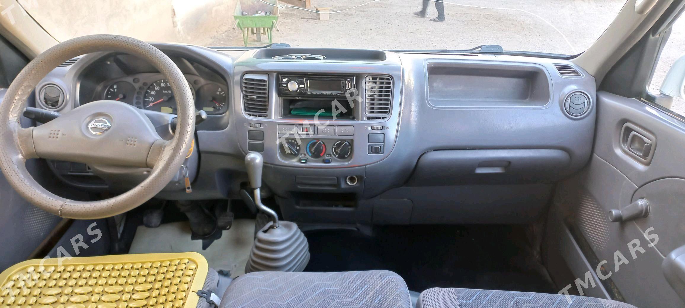 Nissan Urvan 2001 - 130 000 TMT - Mary - img 4