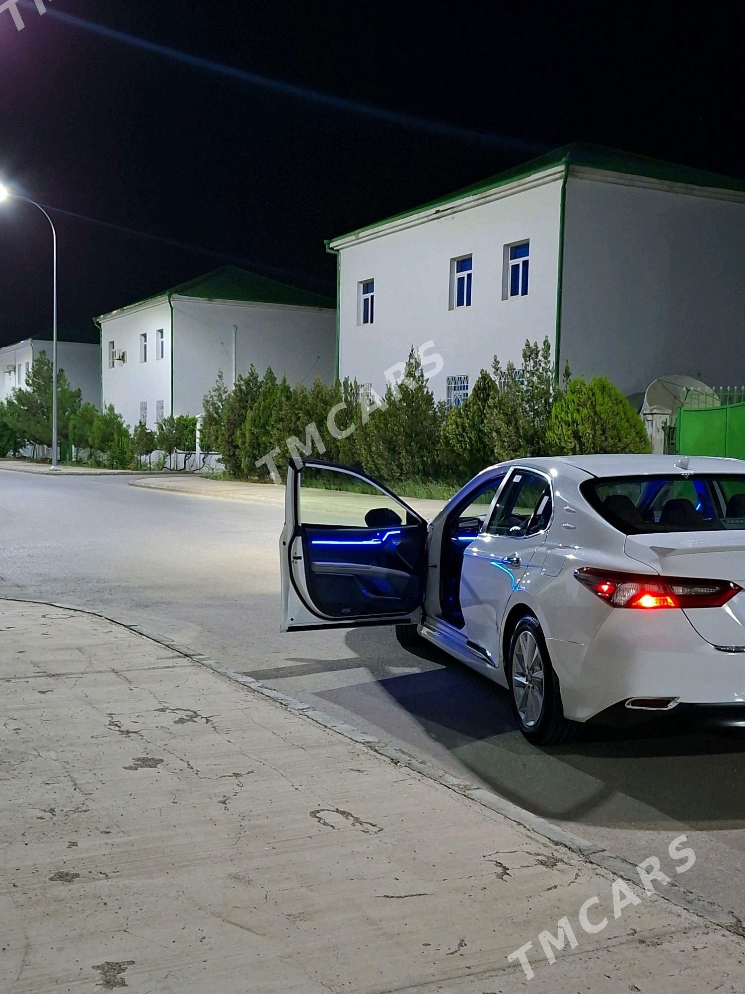 Toyota Camry 2022 - 270 000 TMT - Aşgabat - img 8