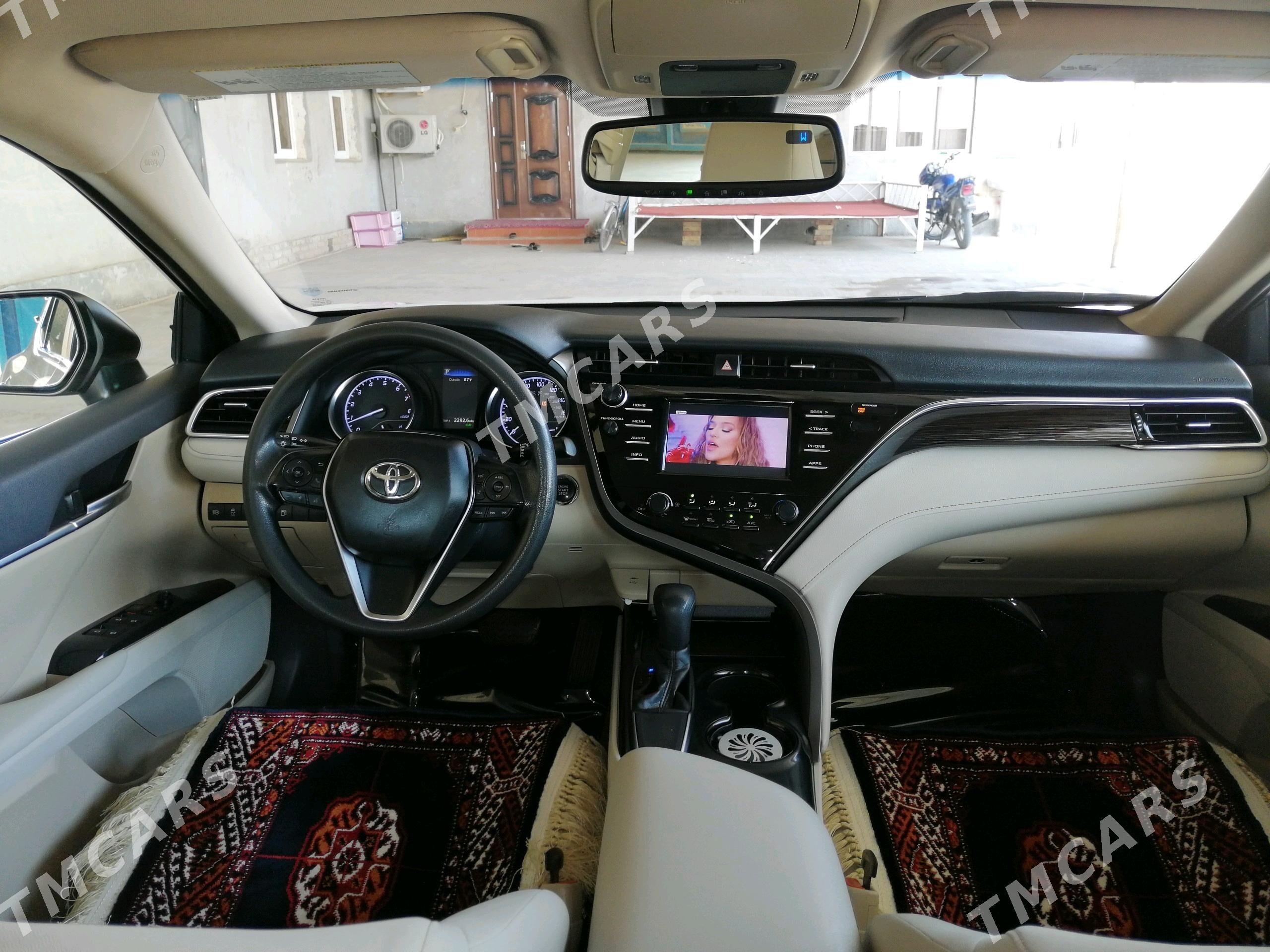 Toyota Camry 2018 - 320 000 TMT - Саят - img 5