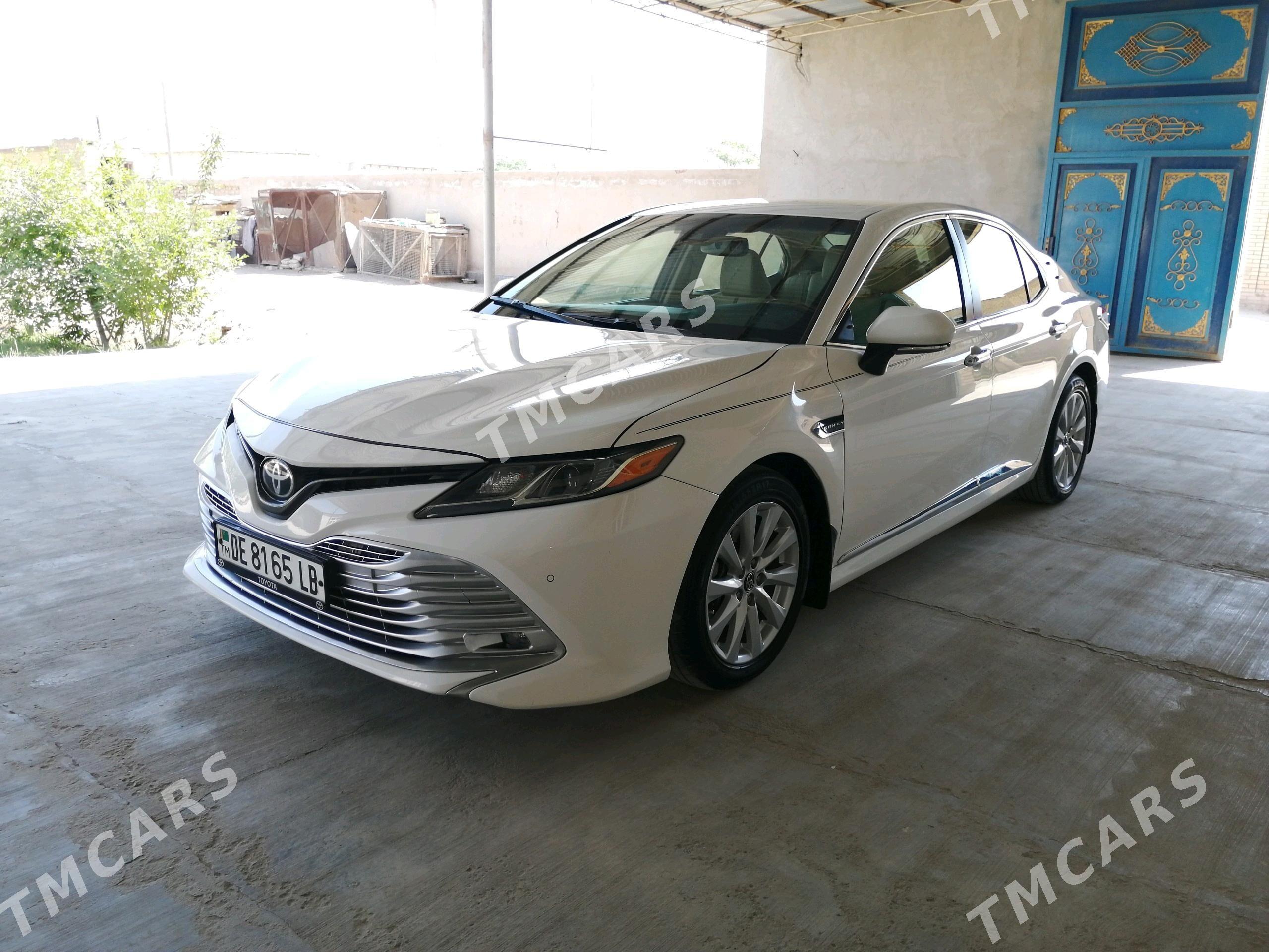 Toyota Camry 2018 - 320 000 TMT - Саят - img 8
