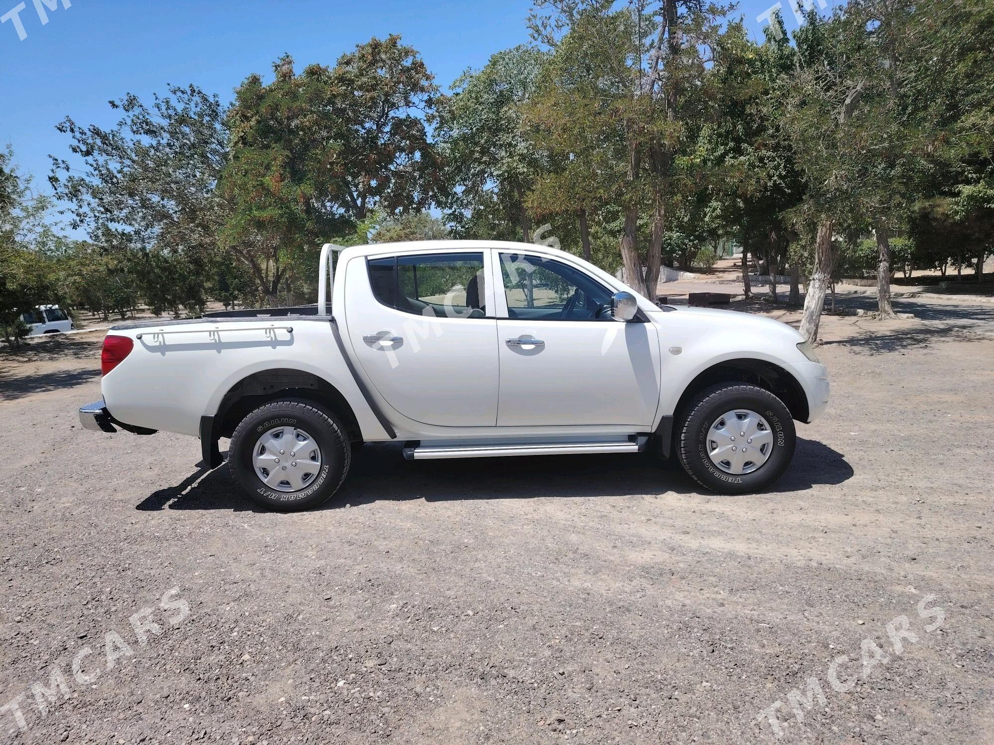 Mitsubishi L200 2011 - 200 000 TMT - Туркменбаши - img 7
