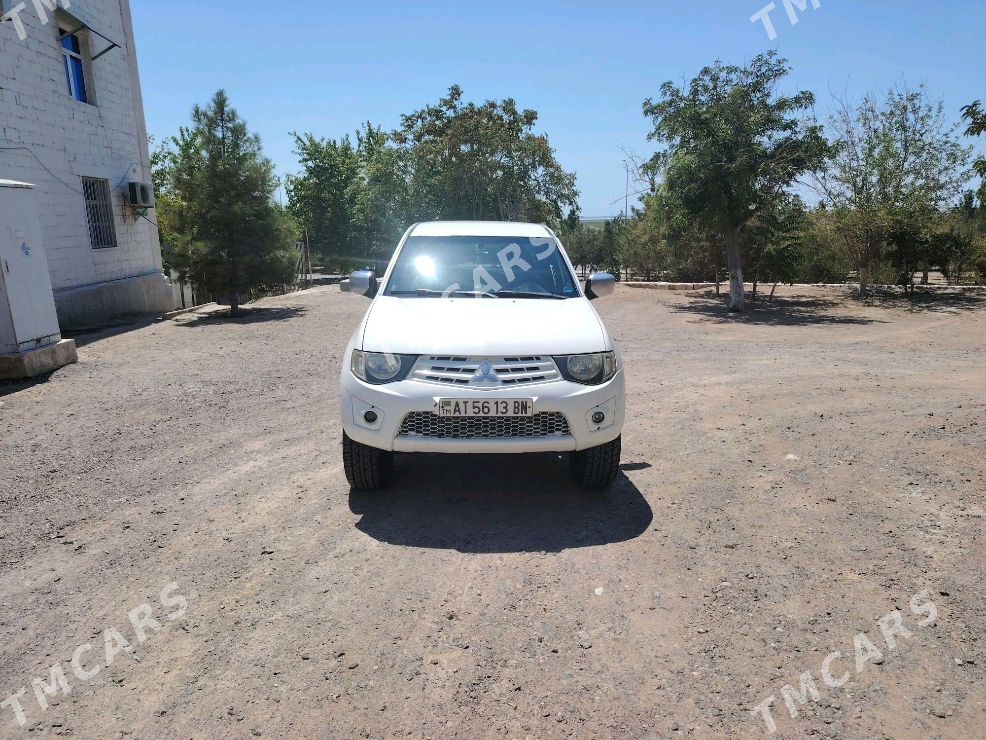 Mitsubishi L200 2011 - 200 000 TMT - Туркменбаши - img 8